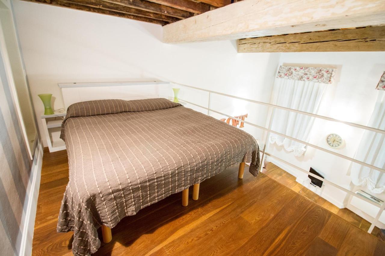 Charming Santa Croce Loft Apartment ฟลอเรนซ์ ภายนอก รูปภาพ