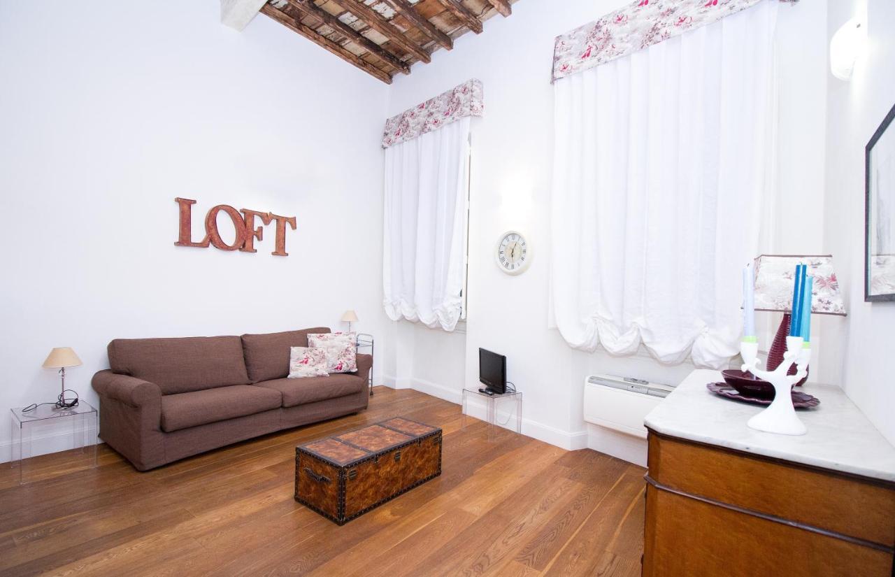 Charming Santa Croce Loft Apartment ฟลอเรนซ์ ภายนอก รูปภาพ